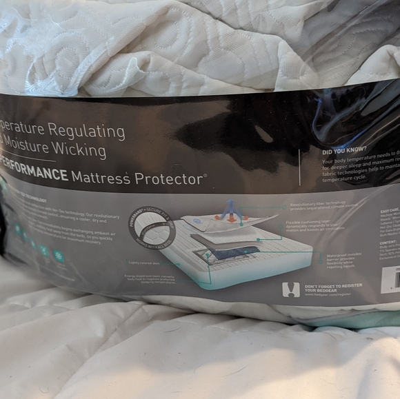 Bedgear Mattress Protector - Picture 2 of 2